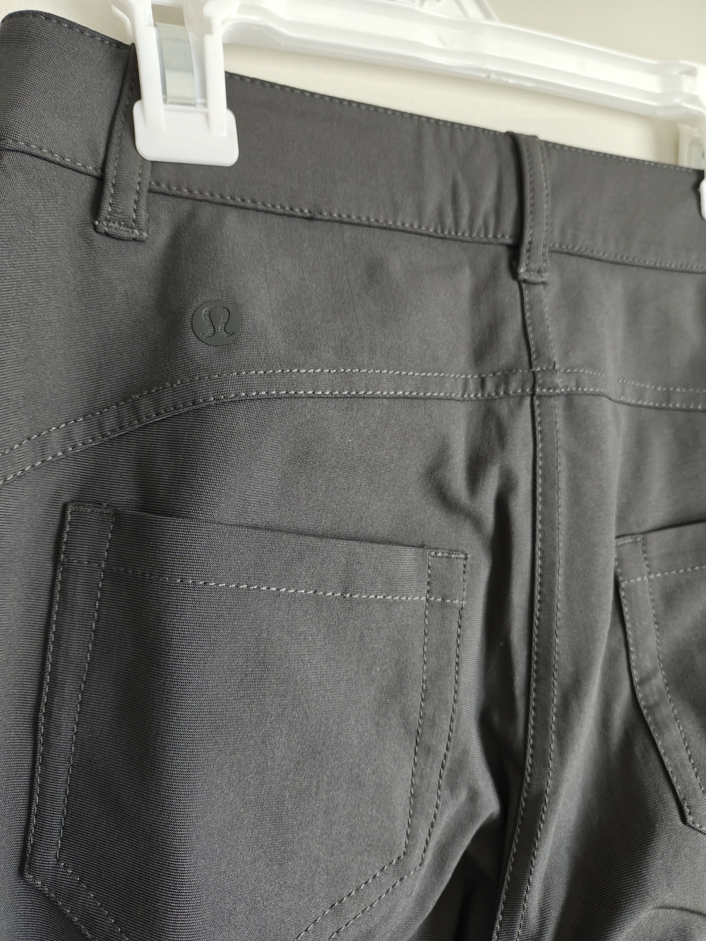 lululemon athletica Grey 🩶 Straight-Leg Pants Size 2 - Picture 5 of 12